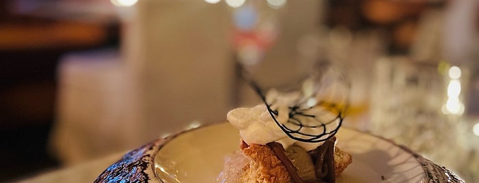 Room 4 Dessert is one of Posti che sono piaciuti a Remy Irwan.