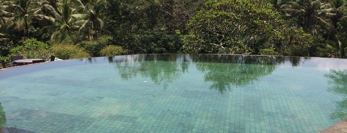 Villa Semana Bali is one of สถานที่ที่ Stepan ถูกใจ.