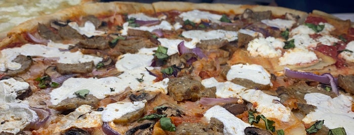 Original Pizza and Grill is one of Posti che sono piaciuti a Mia.