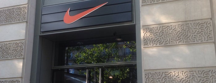Nike Store is one of Paris todo.