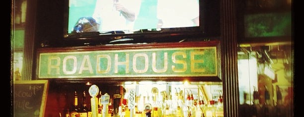 Bay Roadhouse Bar & Grill is one of Posti che sono piaciuti a Emily.