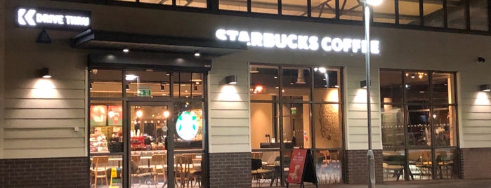 Starbucks is one of สถานที่ที่ Martin ถูกใจ.