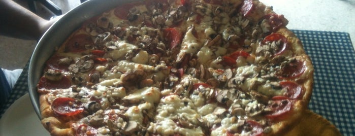 Pete's Pizza is one of Locais salvos de Alejandra.