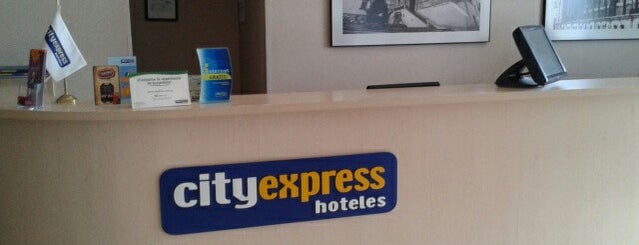 City Express is one of สถานที่ที่ Liliana ถูกใจ.