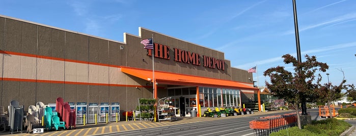 The Home Depot is one of Lieux qui ont plu à Ishka.