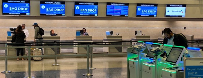 American Airlines Ticket Counter is one of Alan : понравившиеся места.