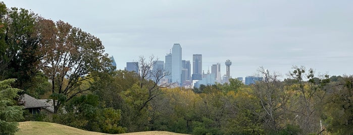 Stevens Park Golf Course is one of Dallas Parks.