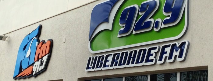 Rádio Liberdade FM is one of Locais curtidos por Robson.