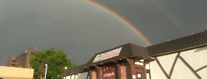 CityPub And Burger is one of สถานที่ที่ Stacia ถูกใจ.