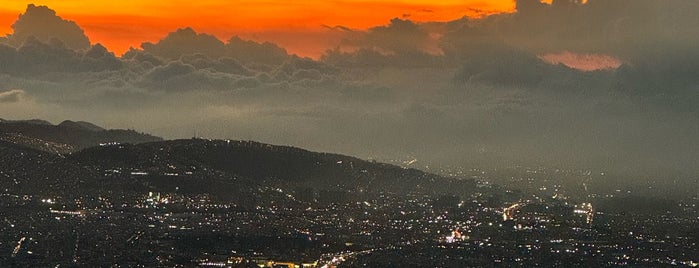 Basílica Santuario del Señor de Monserrate is one of Locais curtidos por Dani.