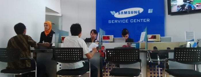 Service Center Samsung Yogyakarta is one of work place.