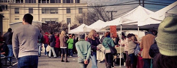 Charlottesville City Market is one of Locais curtidos por Christy.