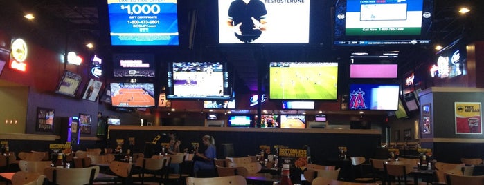 Buffalo Wild Wings is one of Darcey’s Liked Places.
