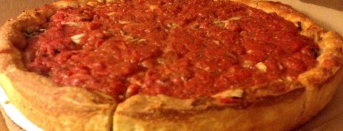 Piero's Pizza is one of Lugares favoritos de Vicky.