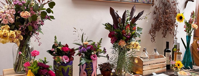 A Bela do Dia is one of The 15 Best Places for Flowers in São Paulo.