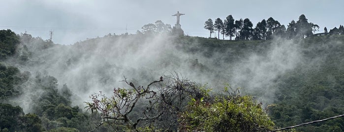 Poços de Caldas is one of Places To GO \o/.