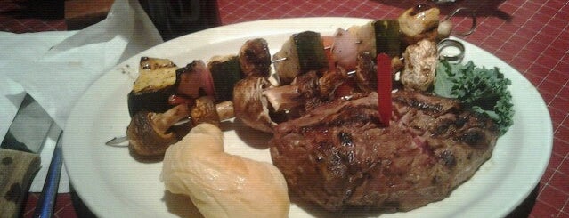 Logan's Roadhouse is one of Lugares favoritos de Carlos.