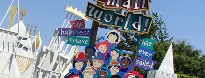 It's a Small World is one of Tempat yang Disukai Yousef.