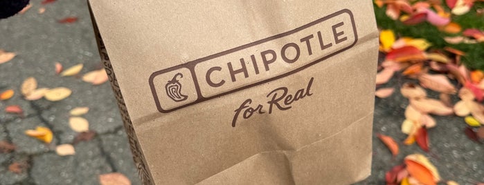 Chipotle Mexican Grill is one of Lieux qui ont plu à Bryden.