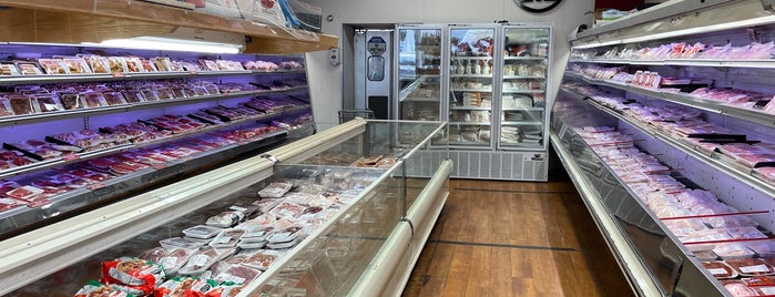 McKinnon's Meat Market is one of Places to go.