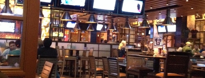 Stadium Sports Bar & Grill is one of LBR.
