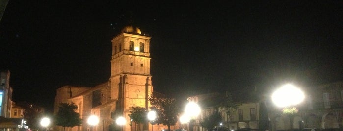 Plaza de España is one of Tempat yang Disukai Jose Luis.