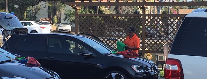 Orange Hand Car Wash is one of Julie'nin Beğendiği Mekanlar.