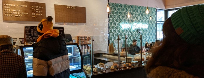 Phlour Bakery & Cafe is one of Autumn'un Beğendiği Mekanlar.