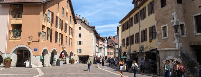 Place Sainte-Claire is one of Annecy.