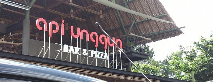 Api Unggun Bar & Pizza is one of 18 Restoran Paling Keren di Bandung.