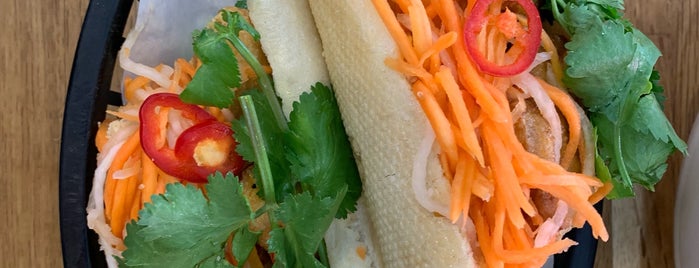 Eat Saigon is one of Locais salvos de Jay.