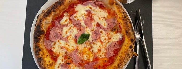 Tre Re Pizzeria Ristorante is one of Piedmont - Piemonte - Turin = "che buono".