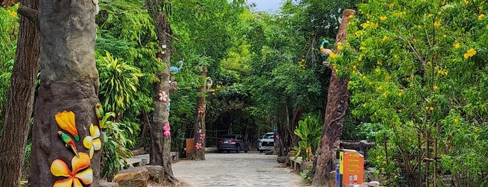 วัดป่าธรรมอุทยาน (วัดหลวงพ่อกล้วย) Wat Pa Thamma Utthayan is one of ขอนแก่น, ชัยภูมิ.