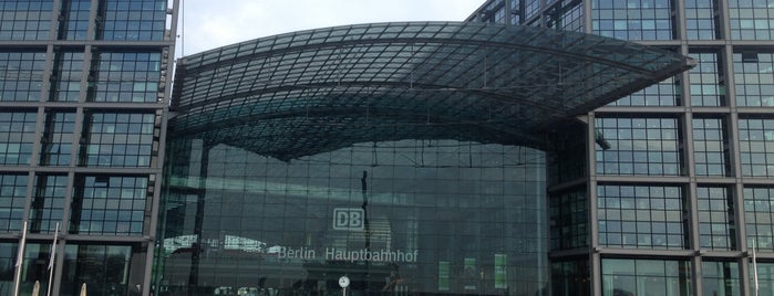 Berlin Hauptbahnhof is one of Lugares guardados de Luis.