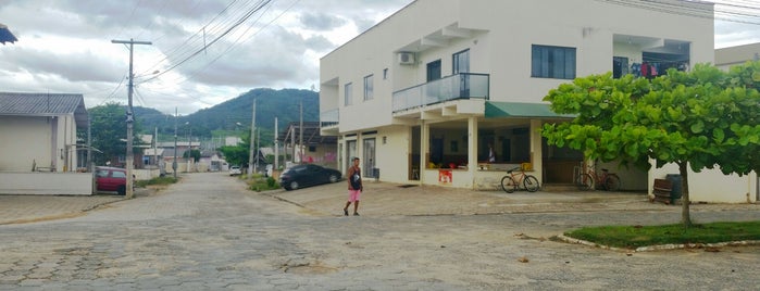 Vila Nova is one of Lugares em Ilhota.