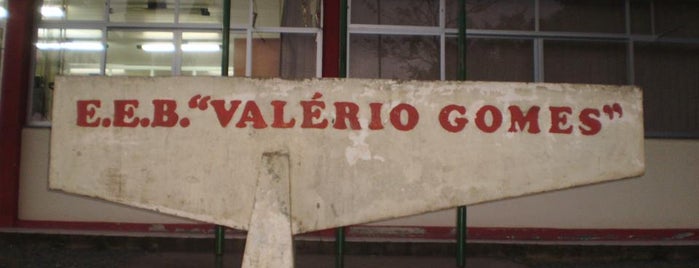Escola Valério Gomes is one of Lugares em Ilhota.