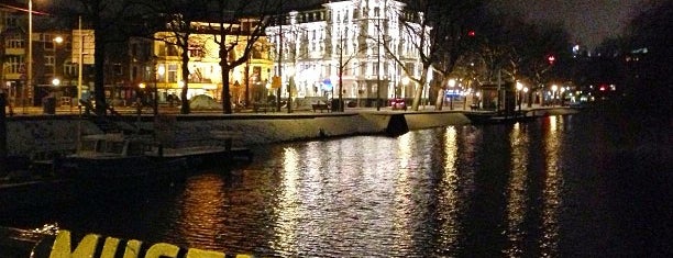 Museumbrug (Brug 82) is one of Amsterdam bridges: count them down! ❌❌❌.