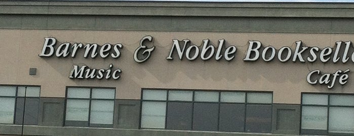 Barnes & Noble is one of Posti che sono piaciuti a Kawika.