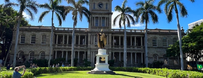 King Kamehameha Statue is one of Grandma's visit.