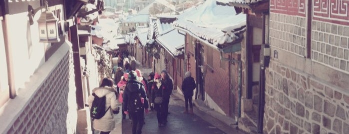 Bukchon Hanok Village is one of Guide to SEOUL(서울)'s best spots(ソウルの観光名所).