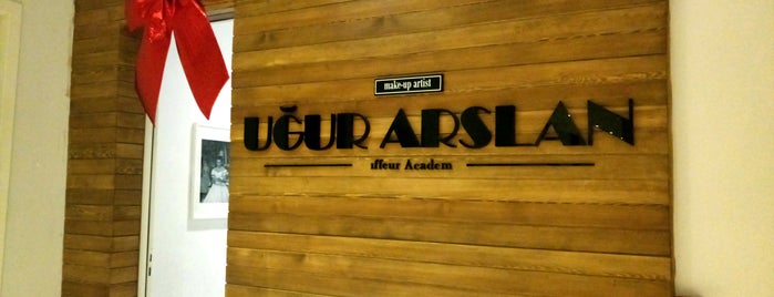 Uğur Arslan Make-up Artist is one of สถานที่ที่ Natali ถูกใจ.