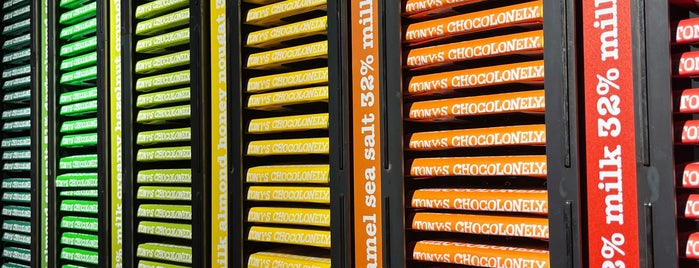 Tony’s Chocolonely Super Store is one of Cora.