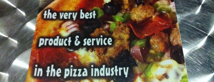Crispy Crust Pizza is one of สถานที่ที่บันทึกไว้ของ Kimmie.