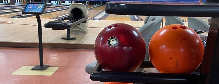 Go Bowling is one of Fun Group Activites around Queensland.