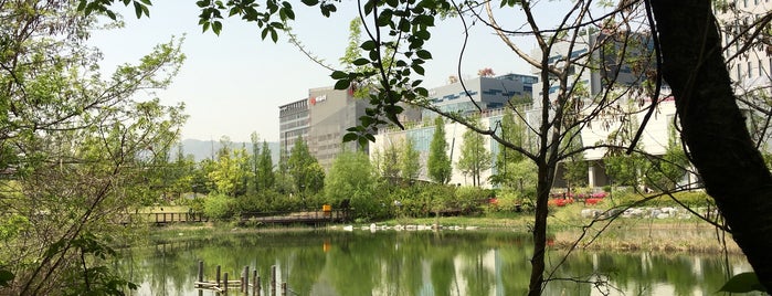 Hwarang Park is one of Andyさんのお気に入りスポット.