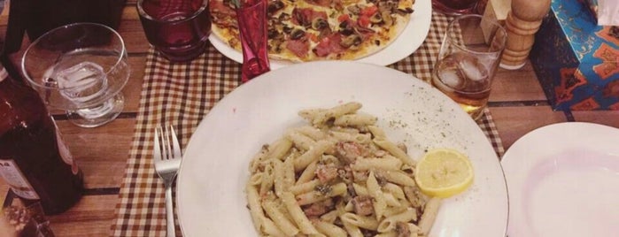 Pesto Italian Restaurant | رستوران ایتالیایی پستو is one of Lieux sauvegardés par Mohsen.
