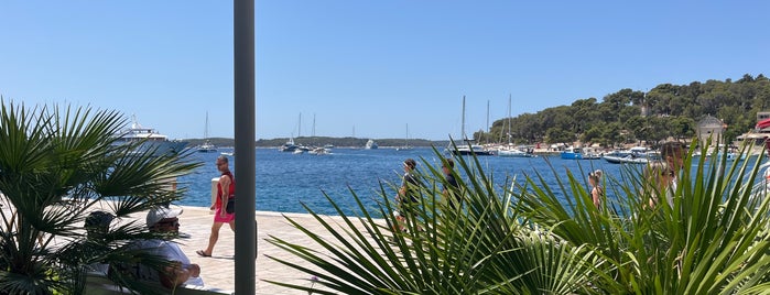 FORR - Hvar Harbour Waterfront Restaurant is one of Kroatië.