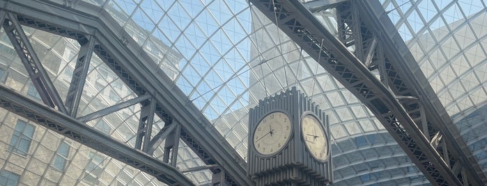 Moynihan Train Hall is one of Rs NYP 2 EMY.