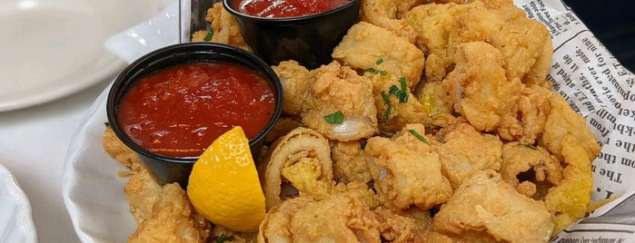 Anchor Down: Seafood Bar and Grill is one of Long Island Spots.