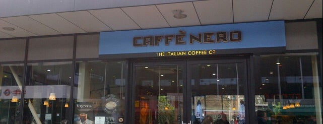 Caffè Nero is one of Leo'nun Beğendiği Mekanlar.